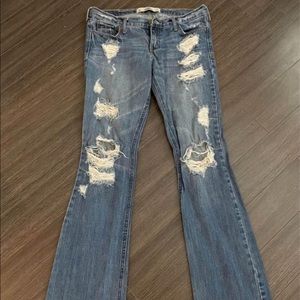 Hollister Distressed Bootcut Jean. Dark faded denim.